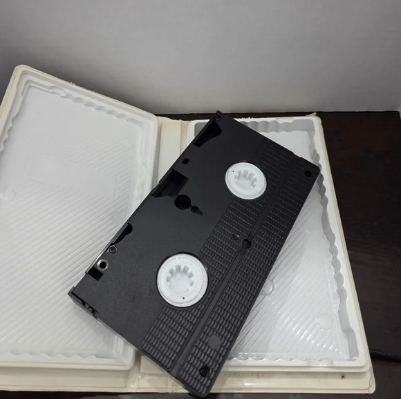 Walt Disney The Shaggy D.A. VHS Vintage - Picture 7 of 7